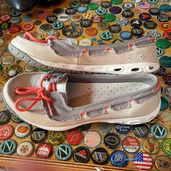 Ladies Columbia shoes - Picture 2 of 8